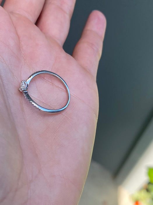 Platinum 900 diamond heart ring size 6.25