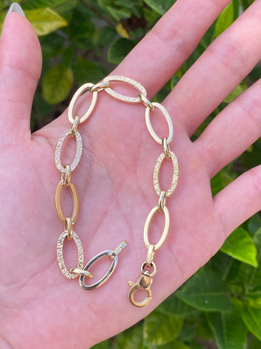 14k oval textured bracelet 7.75”