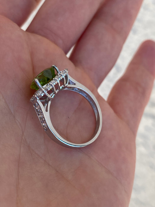 Platinum 950 peridot heart diamond ring size 6.5