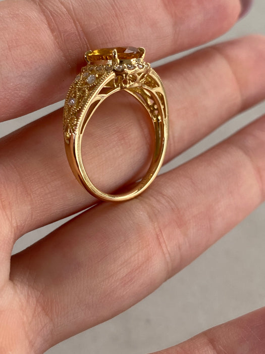 Vintage 18K Golden Beryl & Diamond Halo Ring