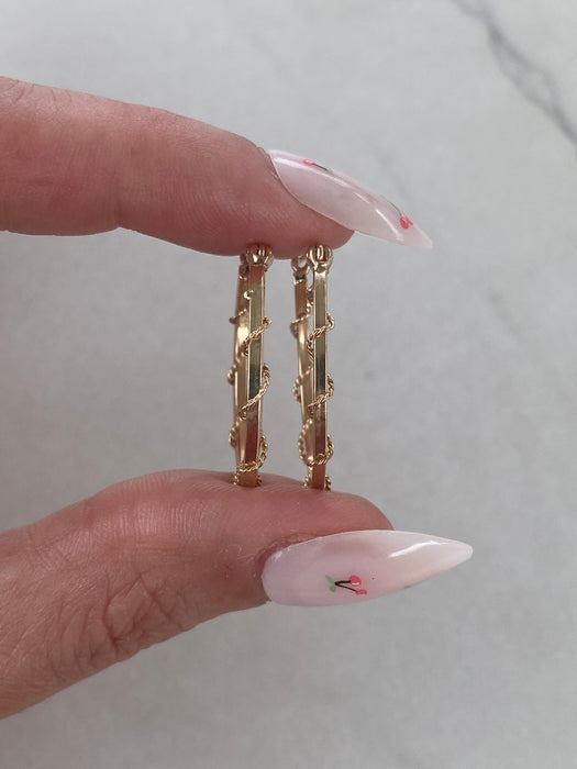 Vintage 14K Gold Oval Hoop Braided Rope Earrings