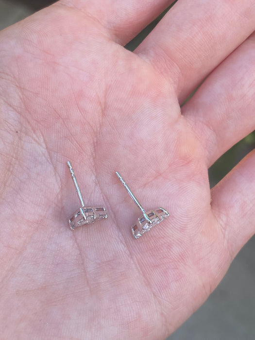 14k white gold 1 carat diamond trillion stud earrings