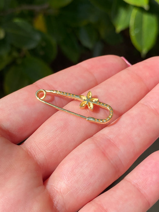 14k diamond flower pin