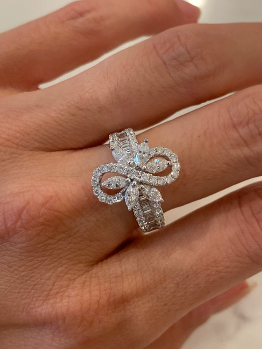 18k white gold diamond ring size 6.75