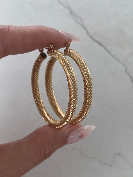 14K Vintage Ribbed Croissant Hoop Earrings
