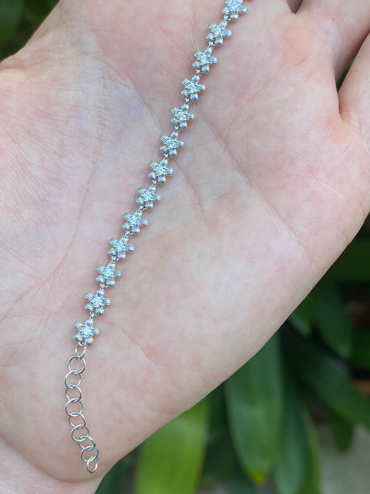 14k white gold diamond flower bracelet