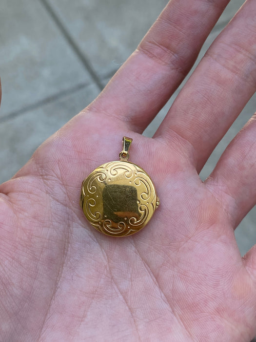 14K Gold Vintage Round Locket Charm