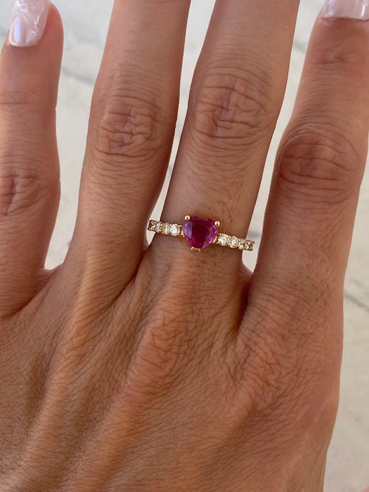 Vintage 18K Ruby Heart & Diamond Ring