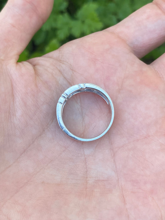 Vintage Platinum 900 Diamond Flower Ring – Brushed Finish – Size 6.25