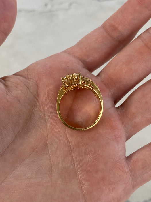 Vintage 18K Gold Diamond Arrow Ring – 1.66 TCW