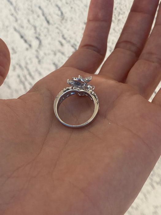 18k white gold diamond ring size 6.75