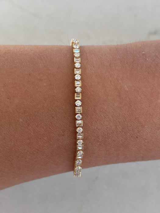 14K Natural Diamond Round & Baguette Bracelet