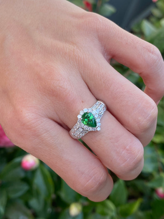 Platinum tsavorite garnet diamond ring size 7.5