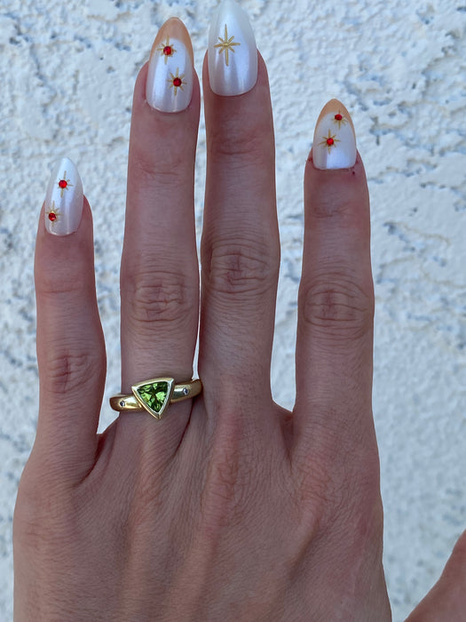 Vintage 14K Gold Peridot & Diamond Ring