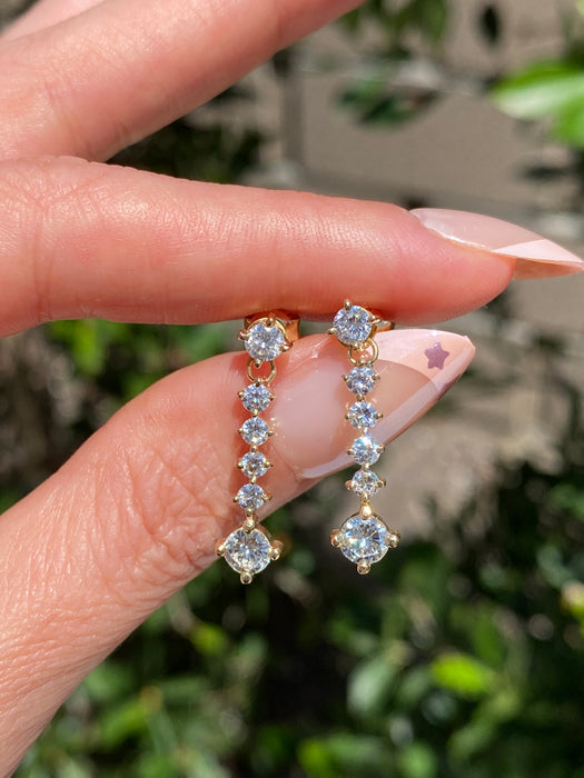 Vintage 18K Gold 1.46 TCW Natural Diamond Drop Earrings