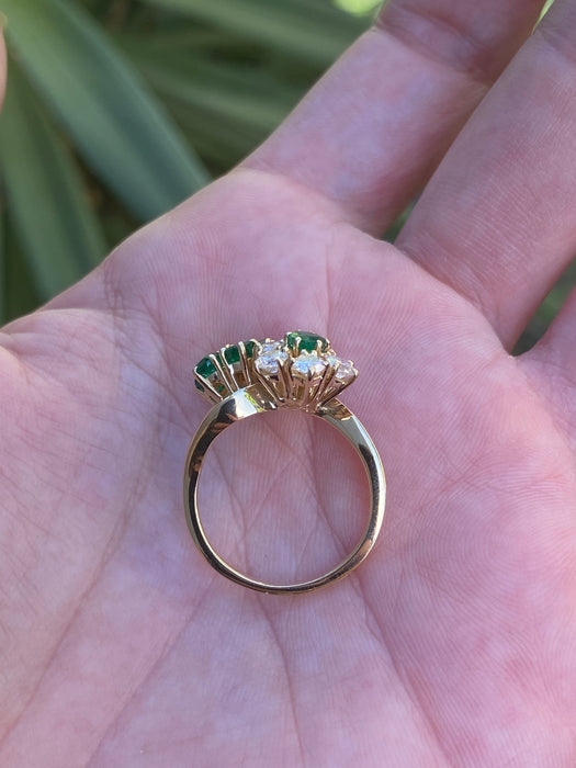 18k emerald diamond flower ring size 6.25