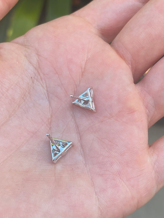 14k white gold 1 carat diamond trillion stud earrings