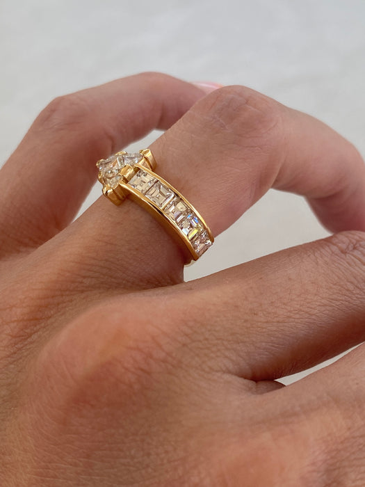 Vintage 18K Gold Diamond Arrow Ring – 1.7 TCW Natural Diamonds
