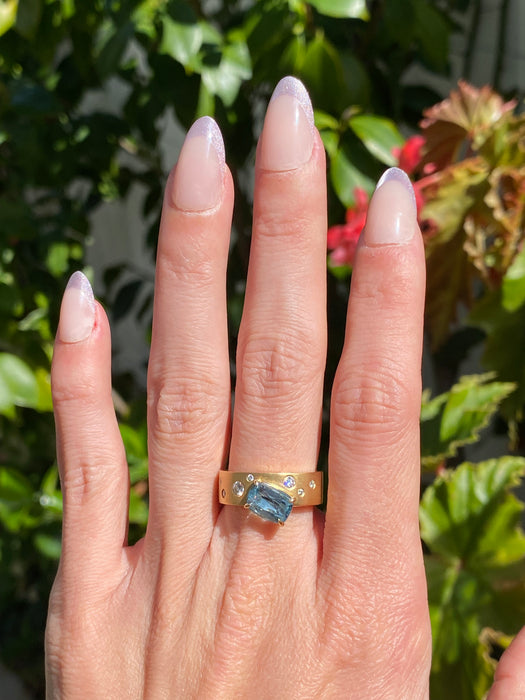 18k Brushed Gold Aquamarine & Diamond Ring – Size 6.5