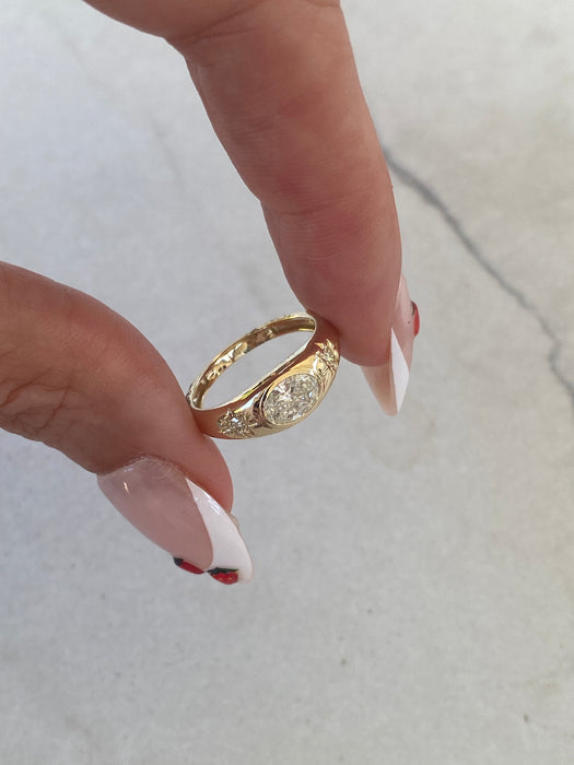 14K Gold Natural Oval Diamond Star Pinky Ring