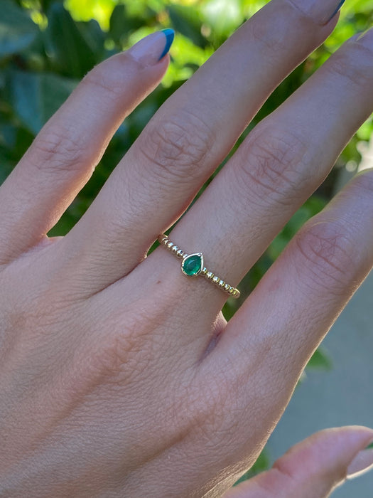 14k emerald bead ring size 6.5