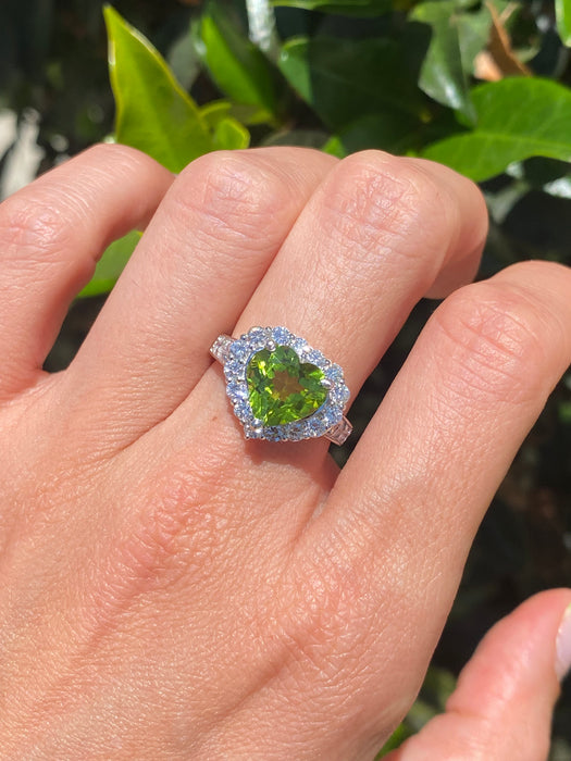 Platinum 950 peridot heart diamond ring size 6.5