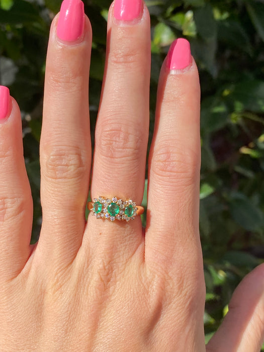 18k emerald diamond ring size 6