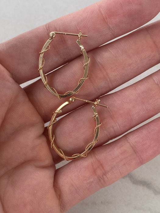 Vintage 14K Gold Oval Hoop Braided Rope Earrings
