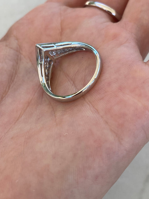 Vintage Platinum 900 Baguette & Diamond Chevron Ring