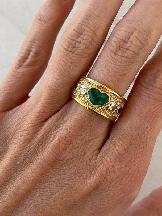 Vintage 18K Gold Heart Emerald & Pear Diamond Cigar Band Ring