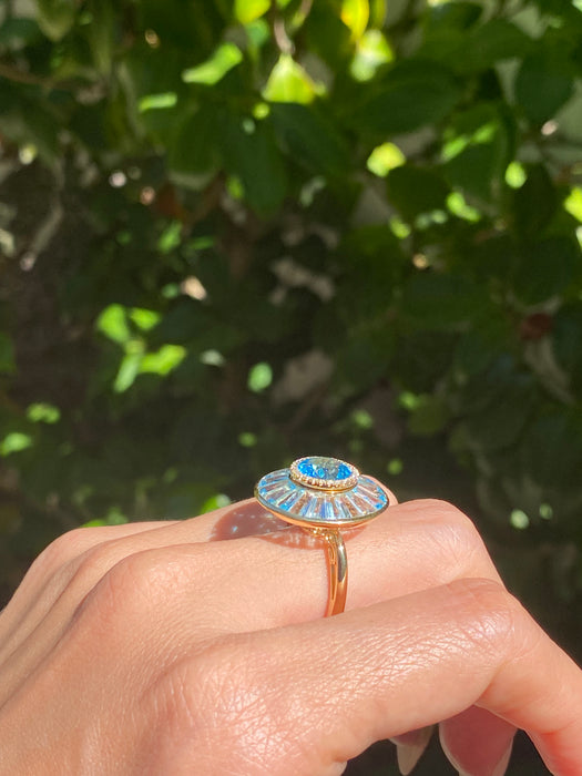 18k blue topaz diamond spinner ring size 6.5