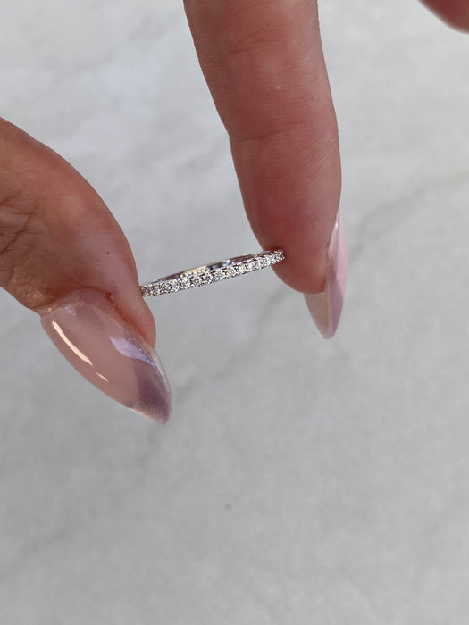 Vintage 18K White Gold Vintage Natural Diamond Eternity Ring | Size 4.5