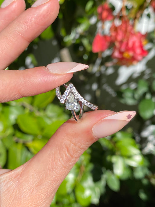 Vintage Platinum 900 Pear Diamond Zig Zag Ring (0.92 CTW)