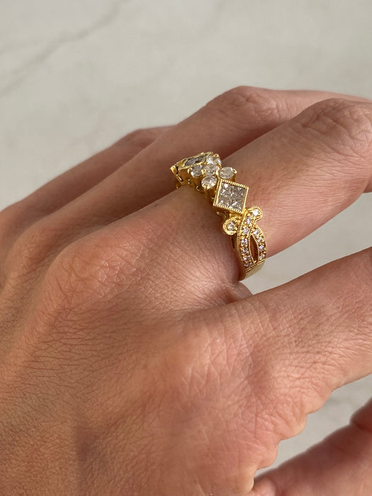 Vintage 18k Gold Invisible Set Princess Cut Diamond & Round Diamond Ring Size 6.25