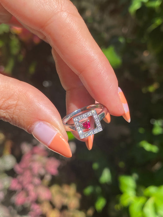 18k white gold diamond ruby heart ring size 5.5