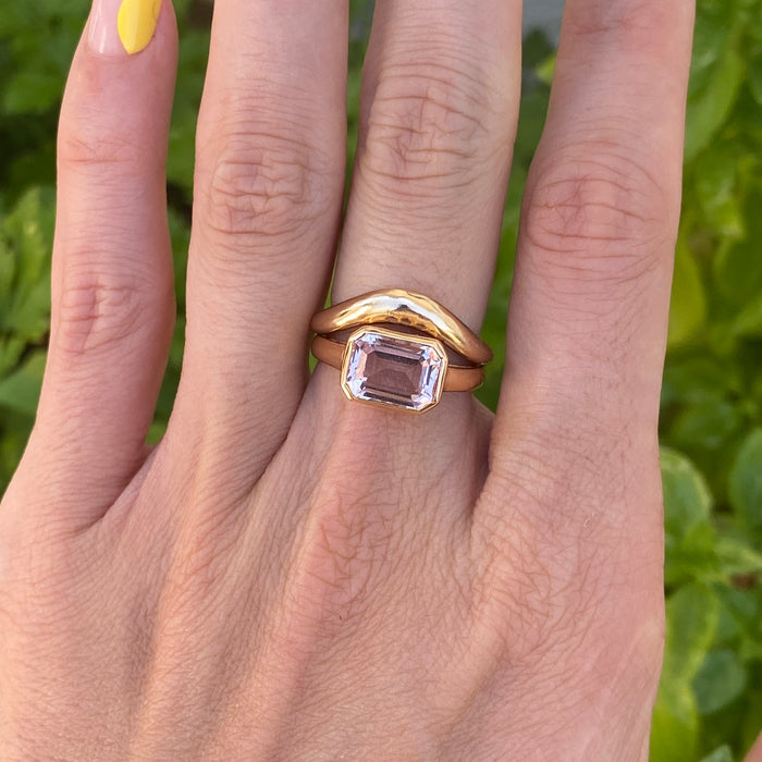 18K Gold Curved Band Ring – Size 5.75