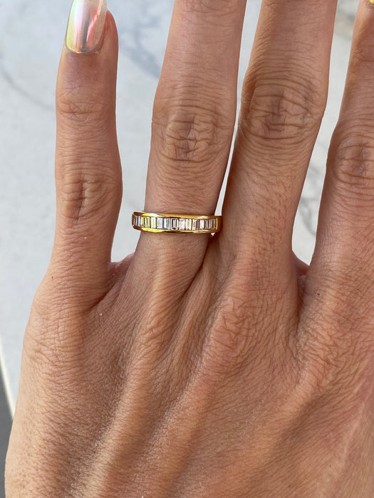 Vintage 18K Gold Channel-Set Step-Cut Natural Diamond Ring