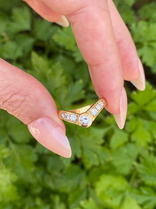 Vintage 18K Gold Diamond Chevron Ring Size 6