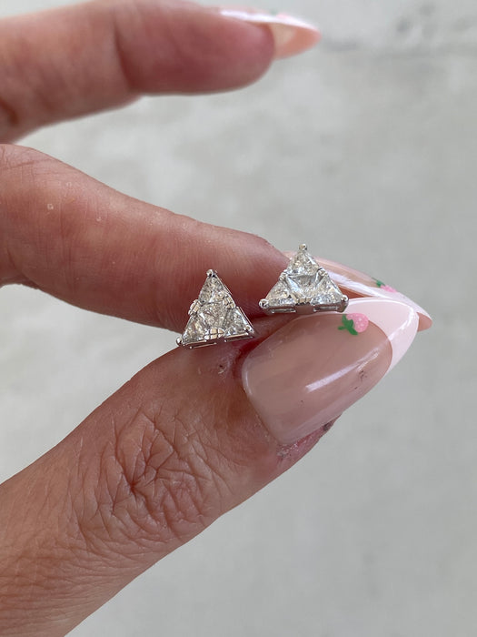 Vintage 14K White Gold Trillion-Cut Diamond Cluster Stud Earrings – 1.00 TCW