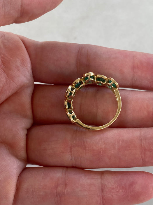 14k Gold 2.5 TCW Bezel Set Oval Natural Emerald Ring Size 6