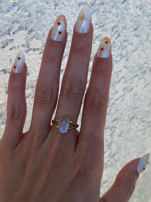 Vintage 14K Gold Oval Moonstone Ring | Size 7.25