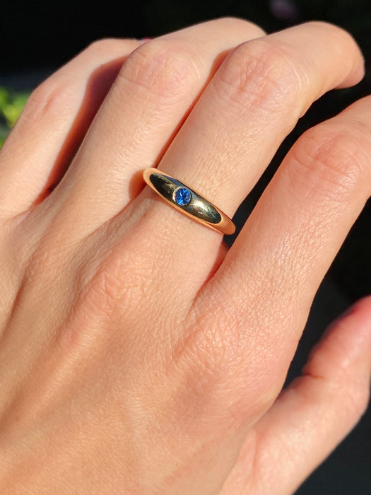 14k flush set blue sapphire ring size 6.25