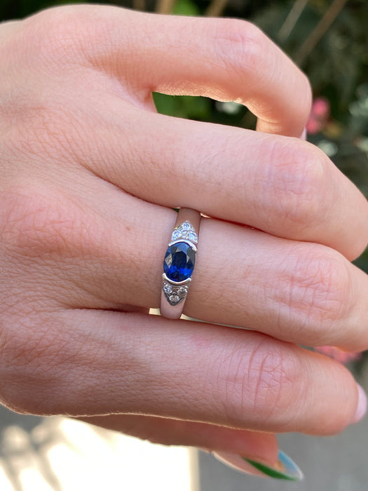 Platinum blue sapphire diamond ring size 5.75