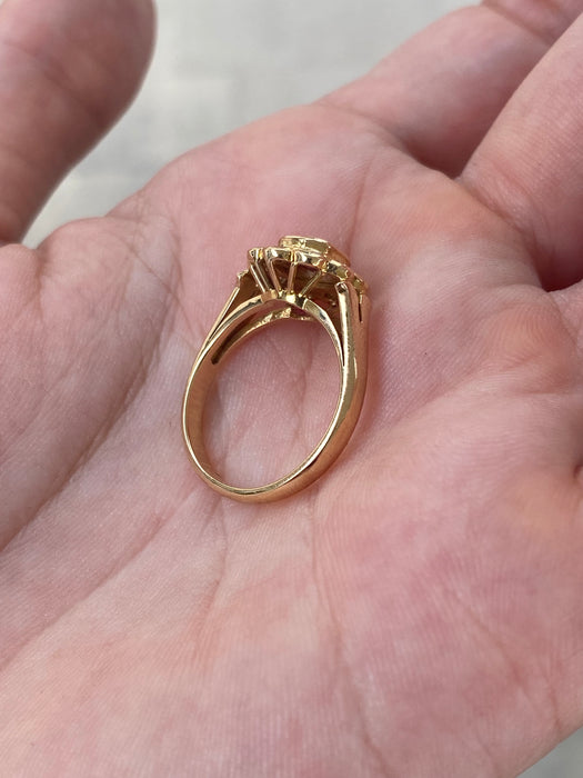 Vintage 18K Ruby & Diamond Flower Ring