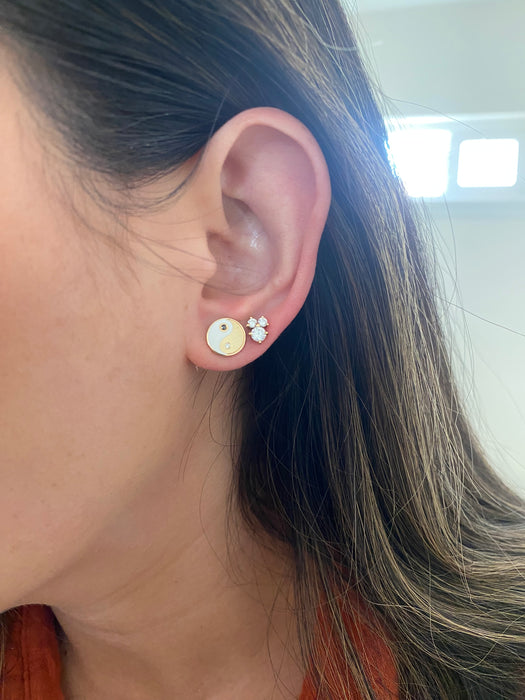 14k white yin yang diamond stud earrings