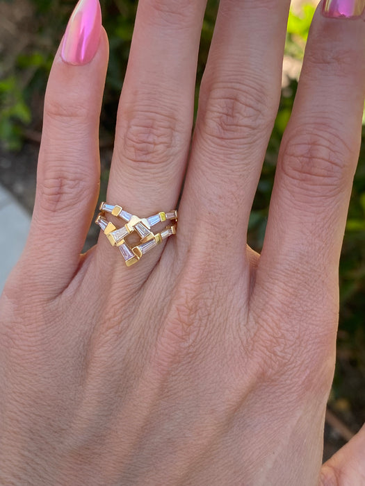 Vintage 18K Gold Baguette Diamond Chevron Ring – 1.08 TCW Diamonds, Size 3.75