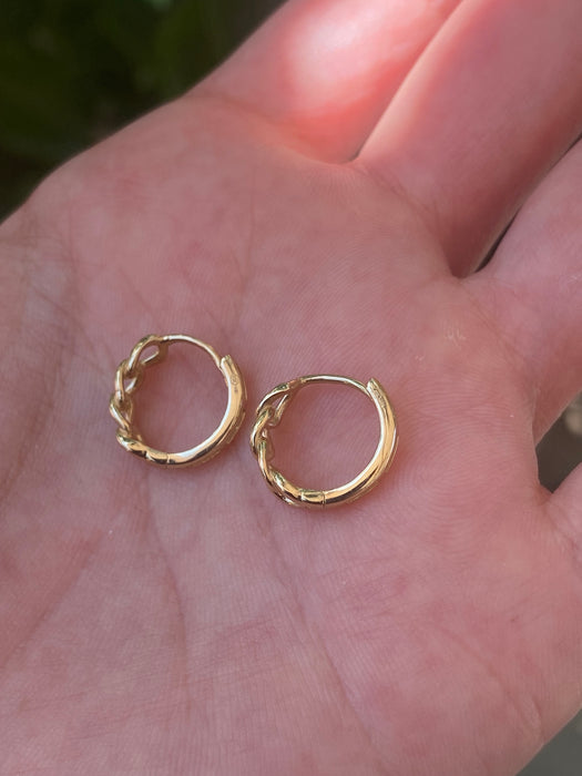 14k curb huggie earrings