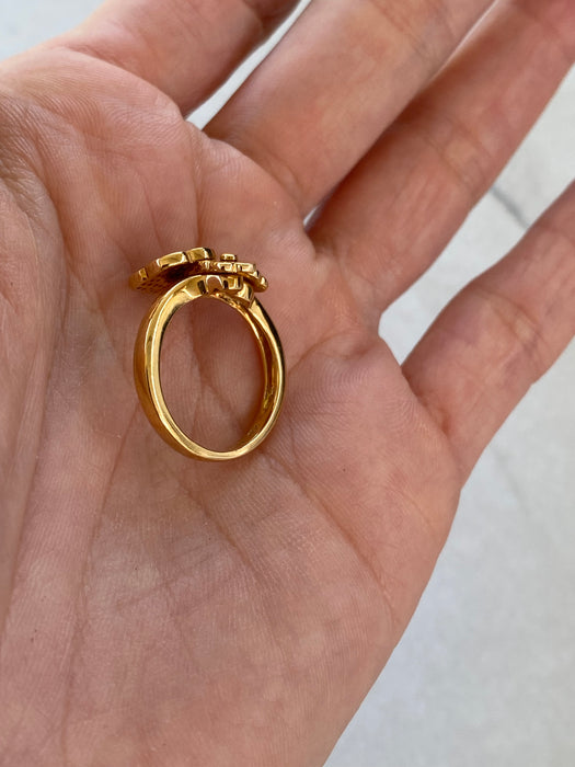 Vintage 18K Gold Three Flower Natural Diamond Ring