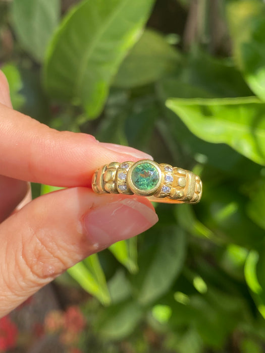 18k bezel set peridot and diamond ring size 5.5