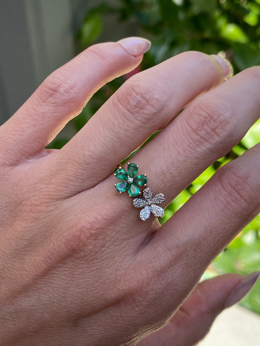 14K Emerald & Diamond Flower Ring